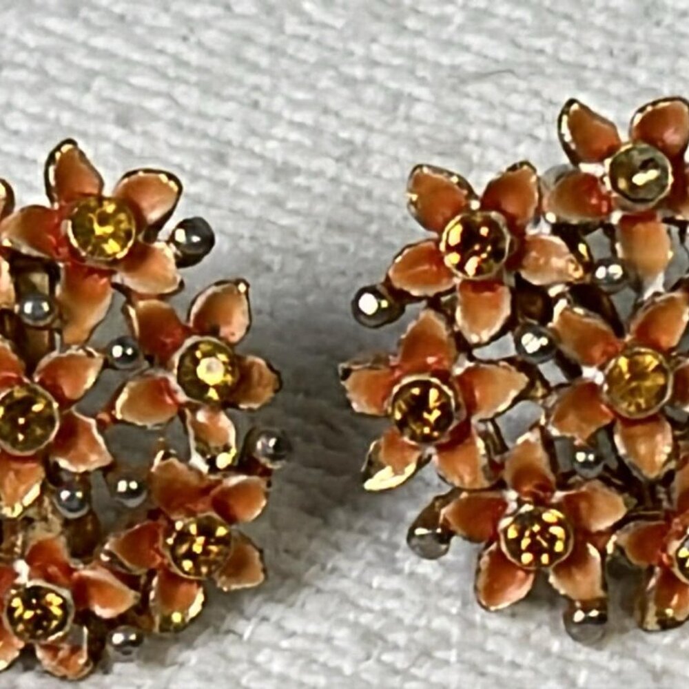 Vintage Clip On Floral Earrings w/ Rhinestones Mobwife MCM Old Money Wedding Par